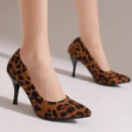 Unisex Pumps – Pointed Toe & Kitten Heel - Image 3
